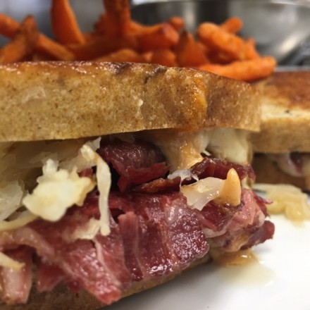 reuben-with-sweet-potato-fries_29296331320_o