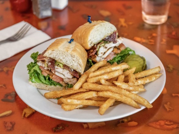 RudysCantFailCafe_ClassicChickenSandwich Large
